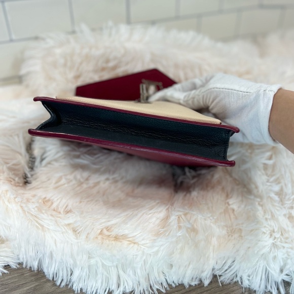 LOUIS VUITTON Calfskin My Lockme Chain Pochette Lie De Vin Etain Creme - Picture 9 of 15